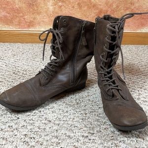 Women’s size 10 combat brown lace up boots